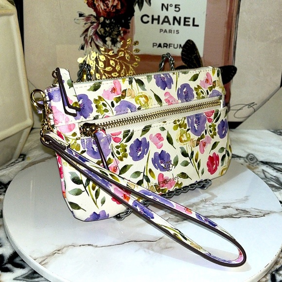 NWOT Nanette Lepore Floral Tech Wristlet - Picture 1 of 14